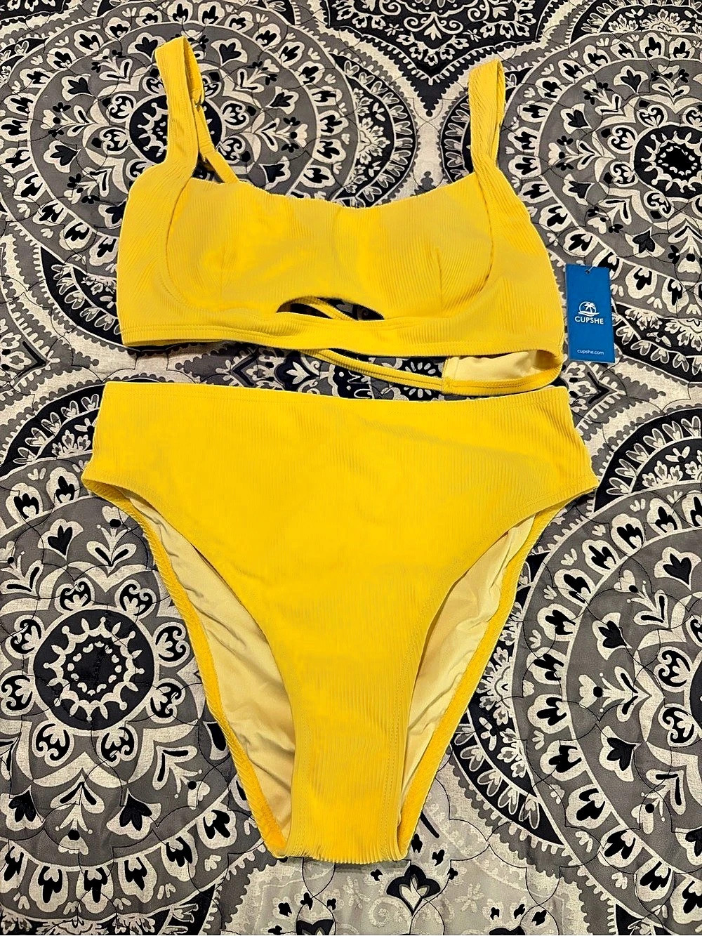Cupshe Dandelion Haze Yellow Bikini Set Medium NWT